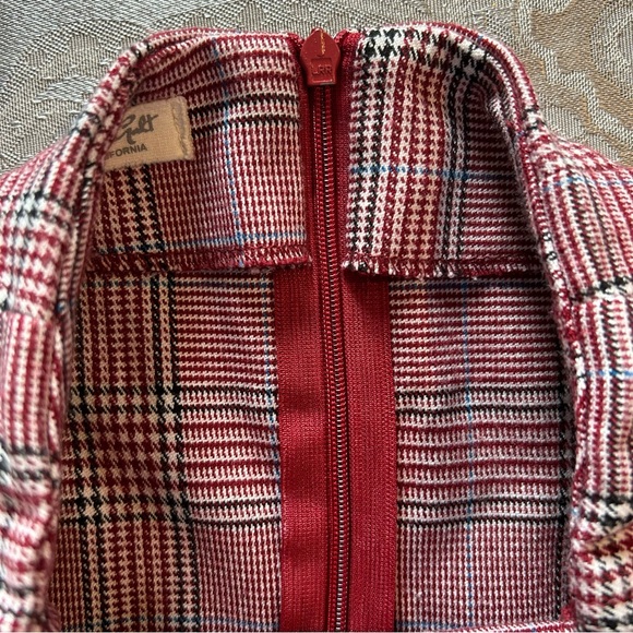 JOHN GALT (BRANDY MELVILLE) CARA SKIRT PINK PLAID ONE SIZE ZIP CLOSURE IN BACK - Picture 3 of 14